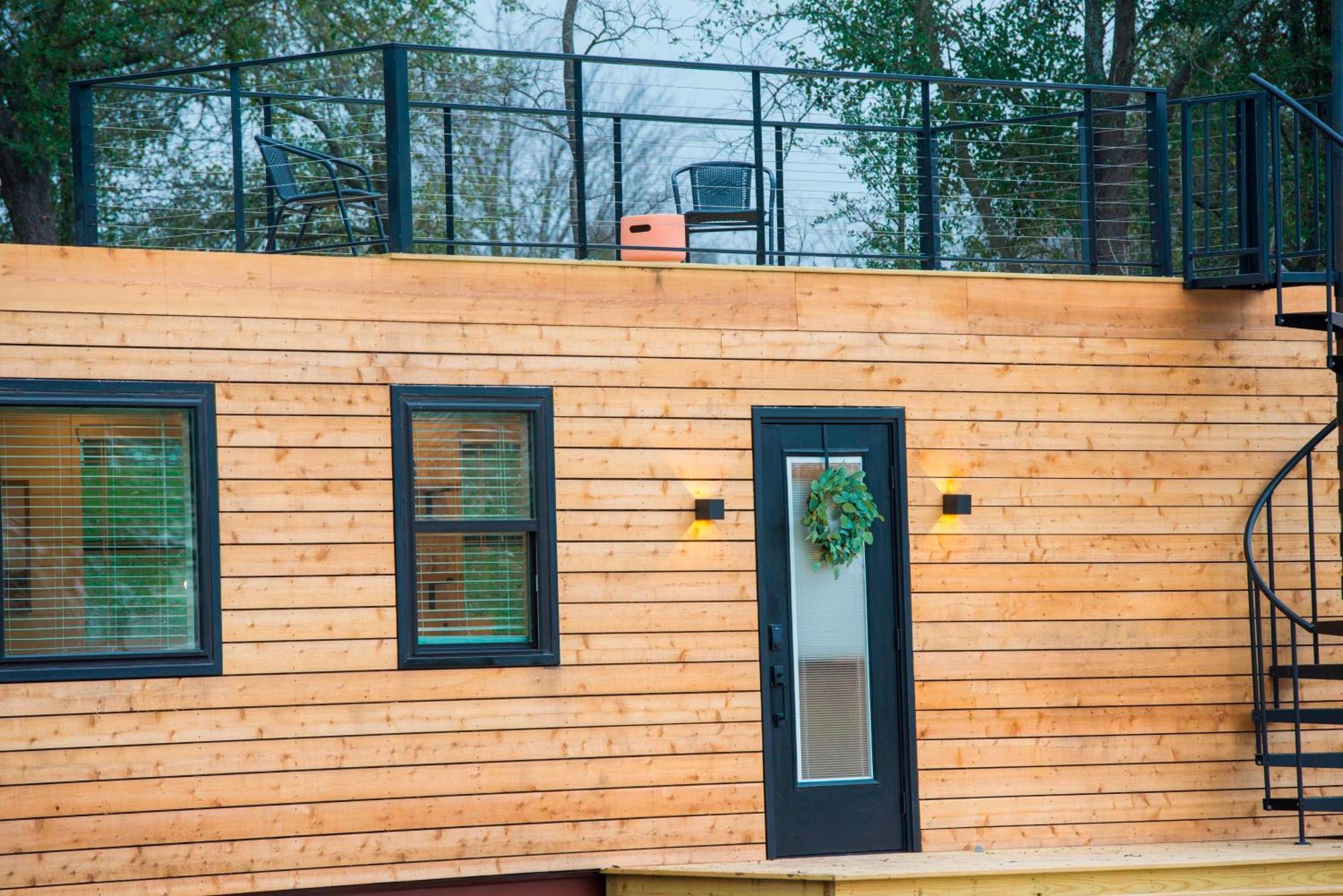 Container Home With Rooftop Views And Pickleball-Pecan Grove 벨미어드 외부 사진