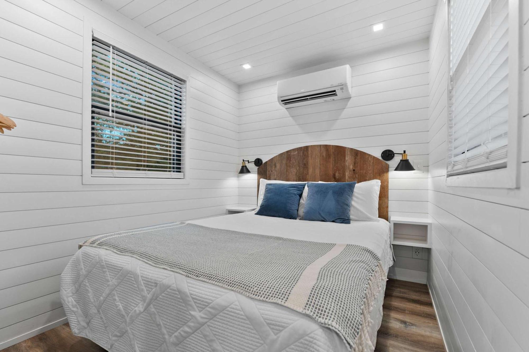 Container Home With Rooftop Views And Pickleball-Pecan Grove 벨미어드 외부 사진